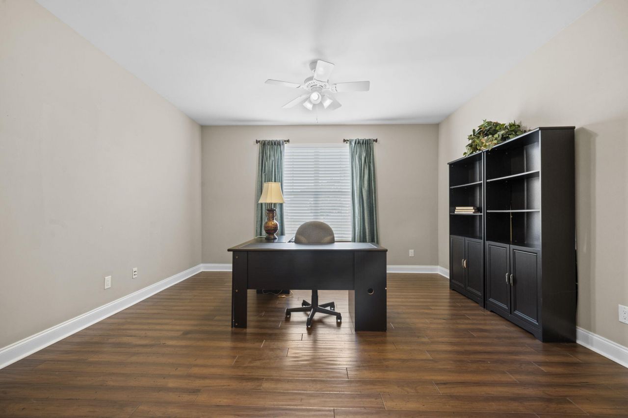 421 Four Seasons Boulevard Photo 13