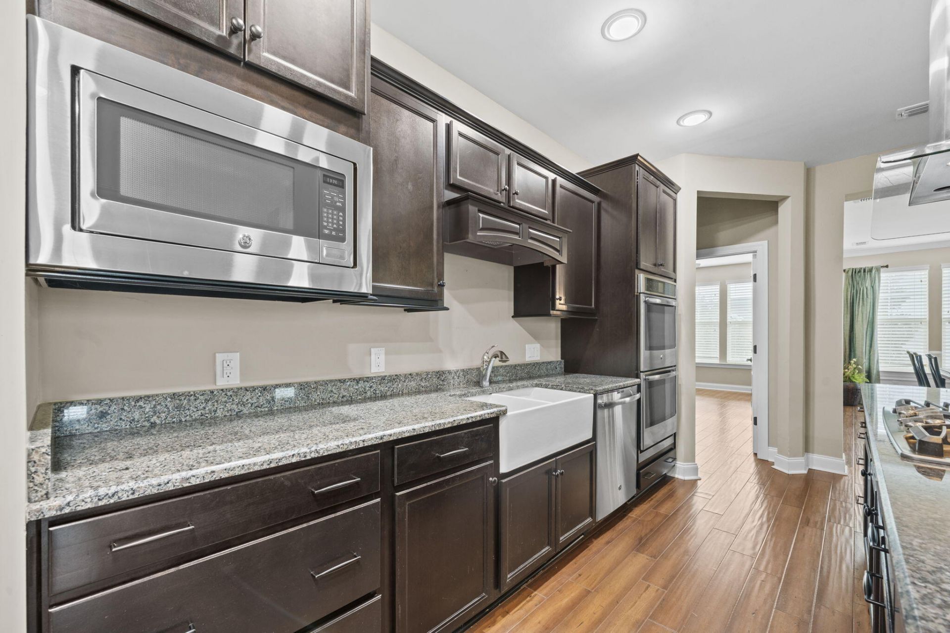 421 Four Seasons Boulevard Photo 17