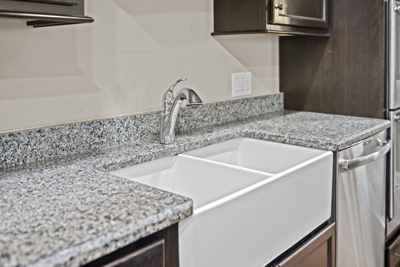 421 Four Seasons Boulevard Photo 17