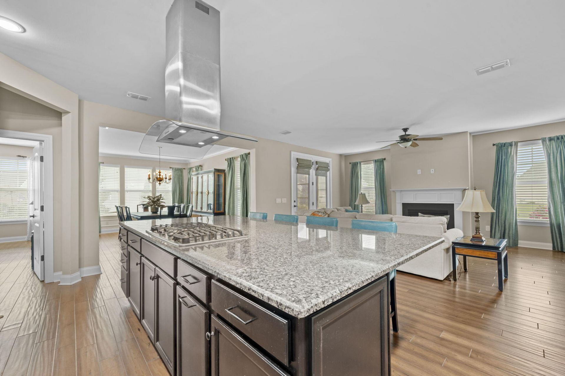 421 Four Seasons Boulevard Photo 20
