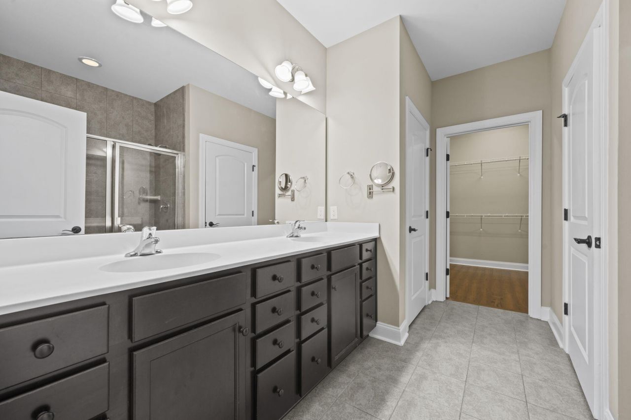 421 Four Seasons Boulevard Photo 22