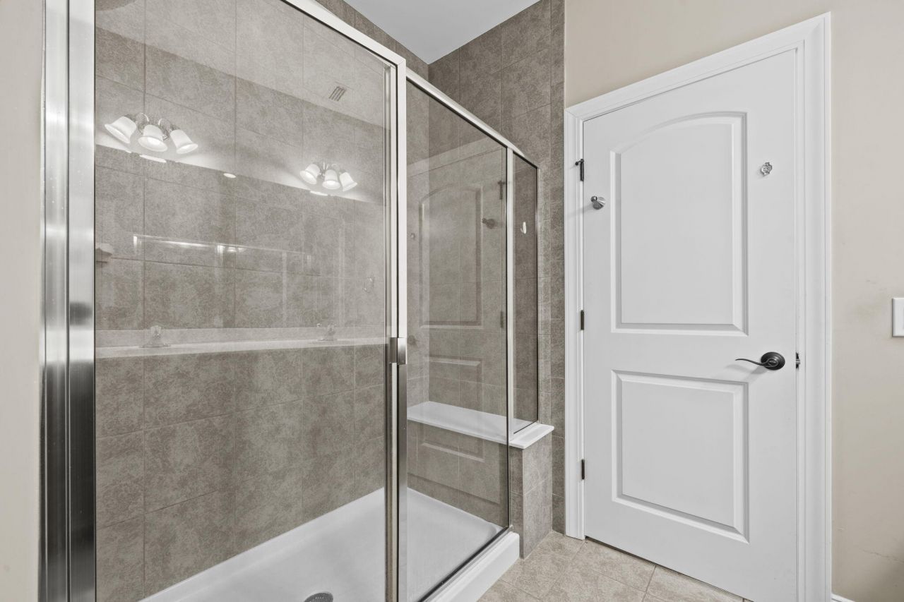 421 Four Seasons Boulevard Photo 23