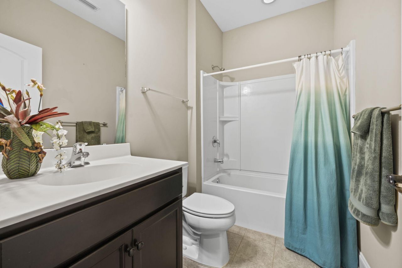 421 Four Seasons Boulevard Photo 26