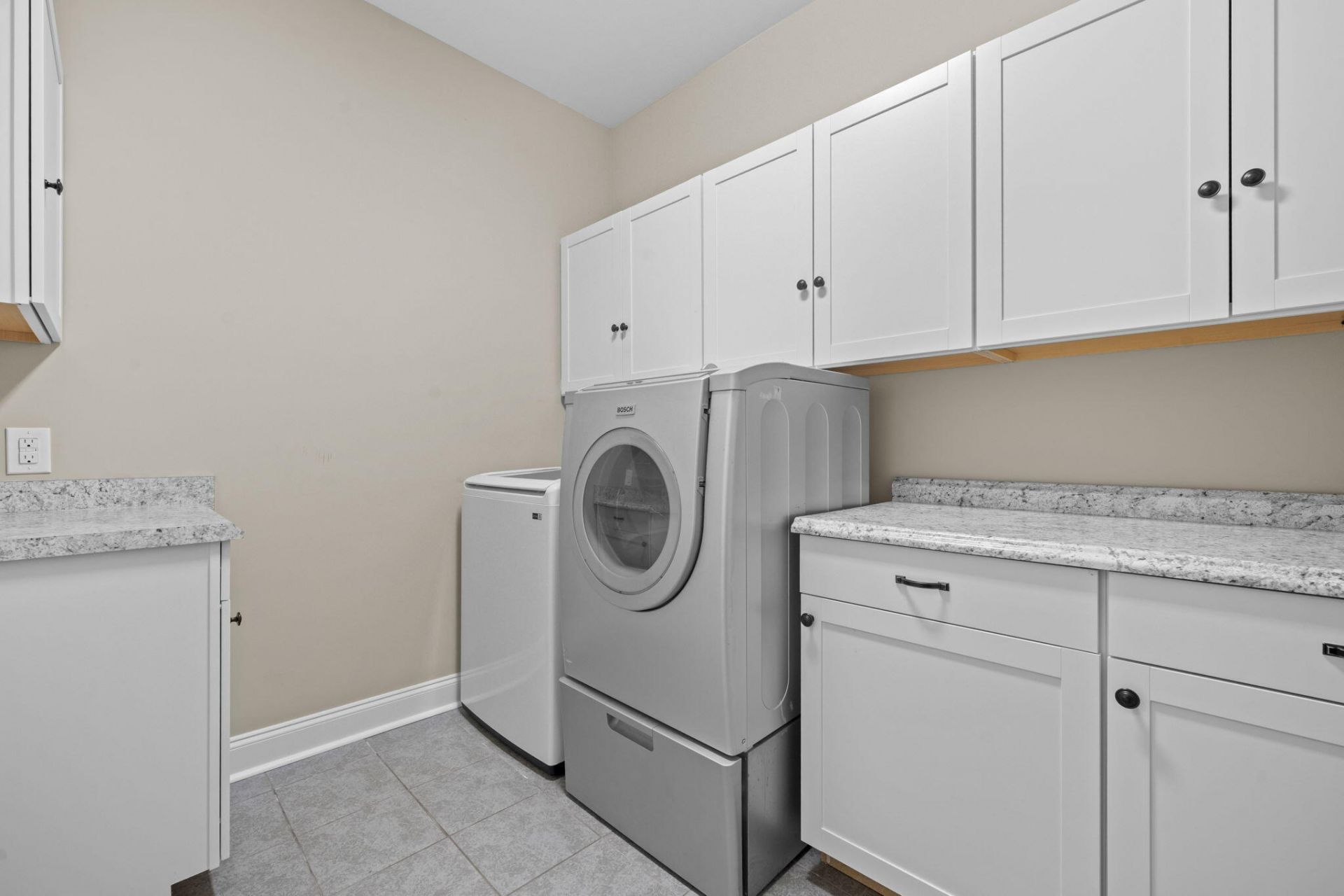 421 Four Seasons Boulevard Photo 29