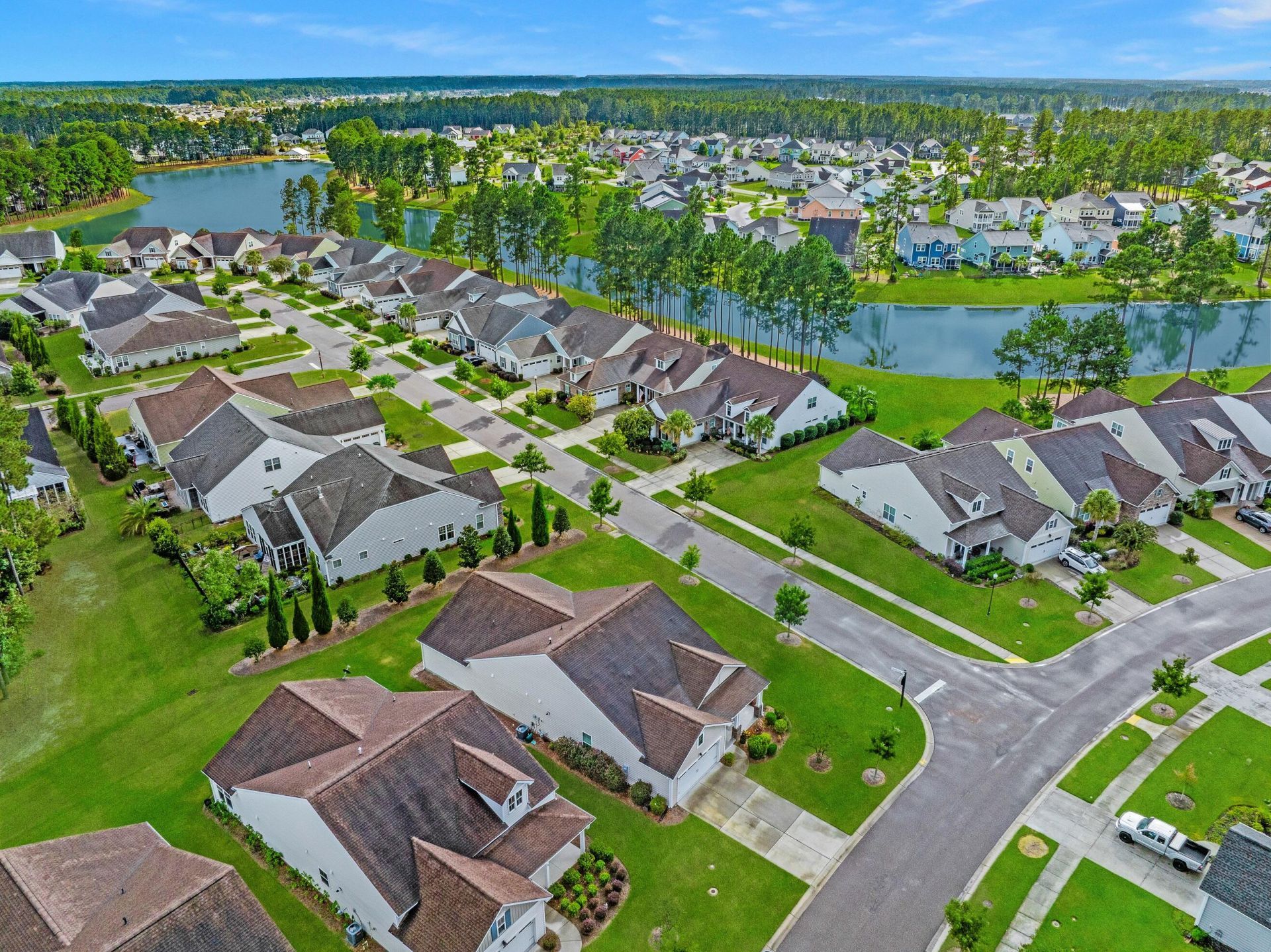 421 Four Seasons Boulevard Photo 36