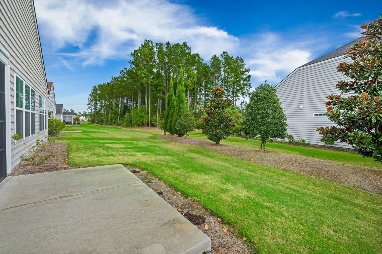 421 Four Seasons Boulevard Photo 37