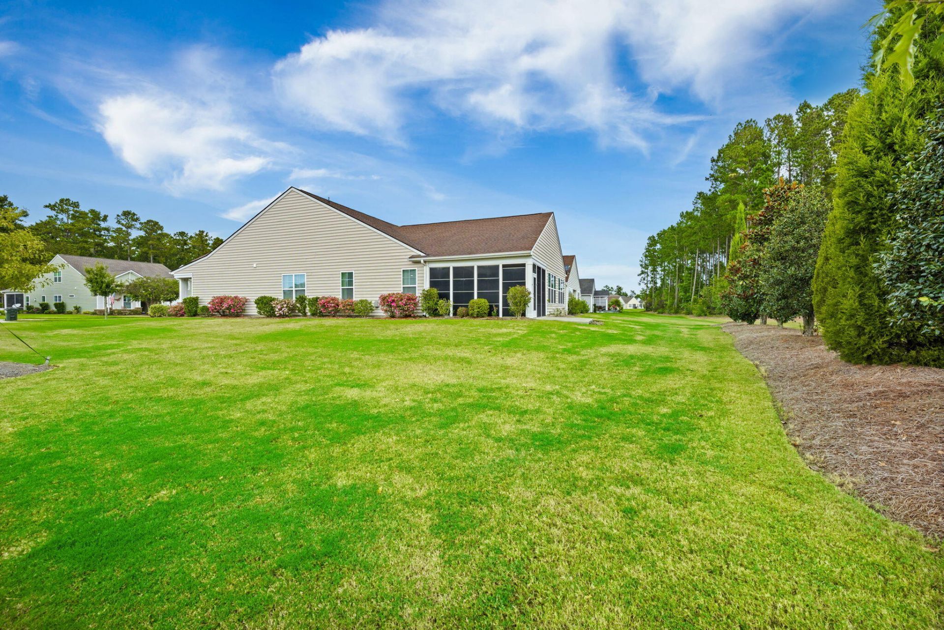 421 Four Seasons Boulevard Photo 38