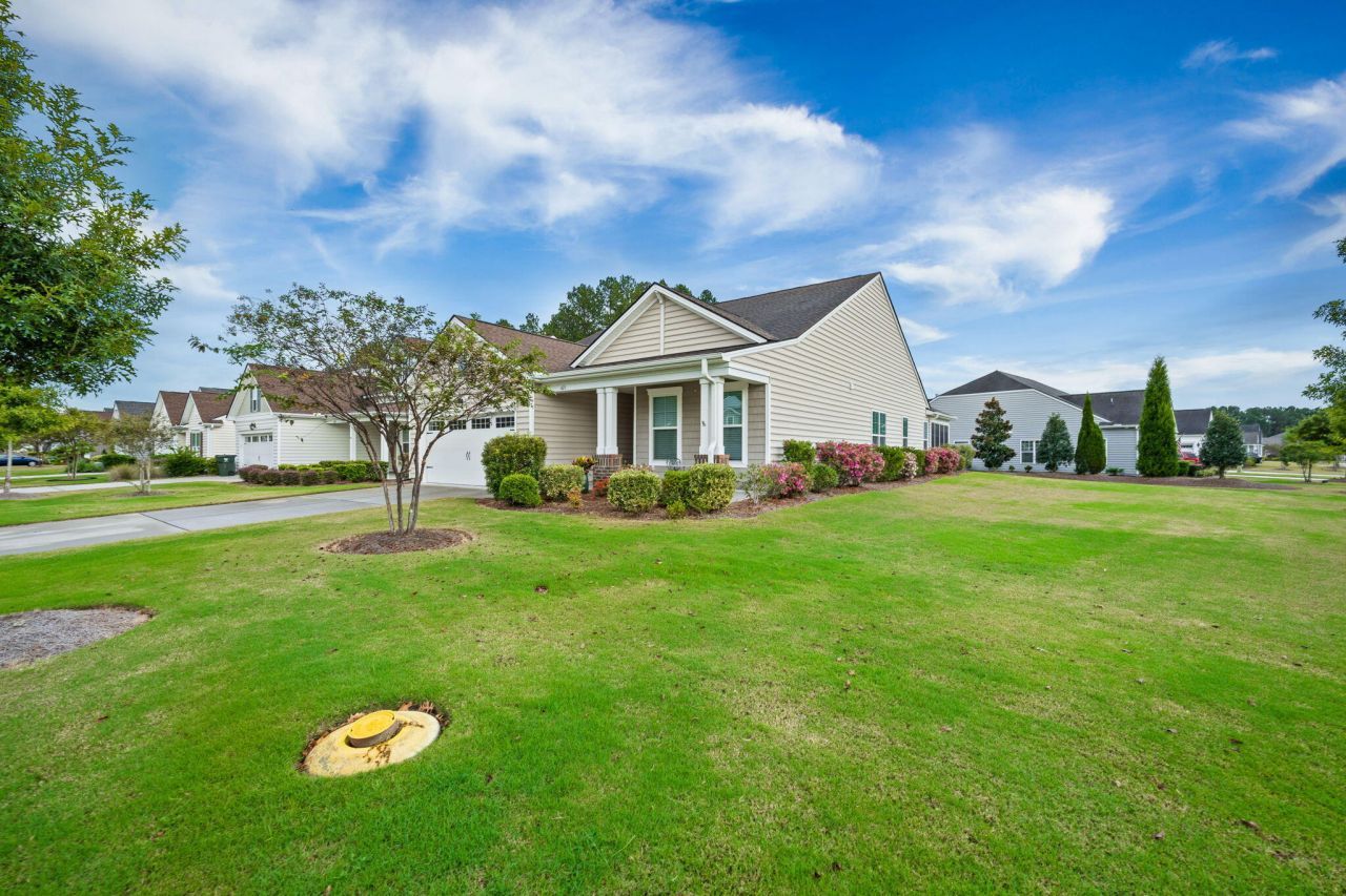 421 Four Seasons Boulevard Photo 39