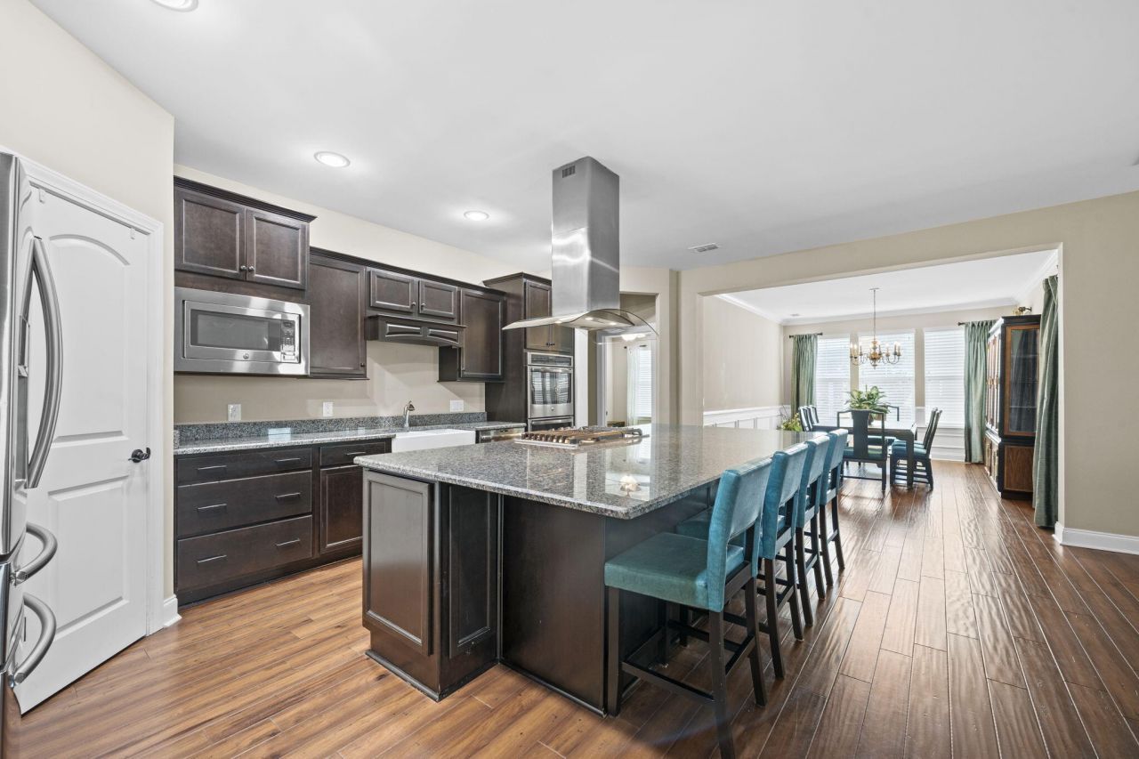 421 Four Seasons Boulevard Photo 6