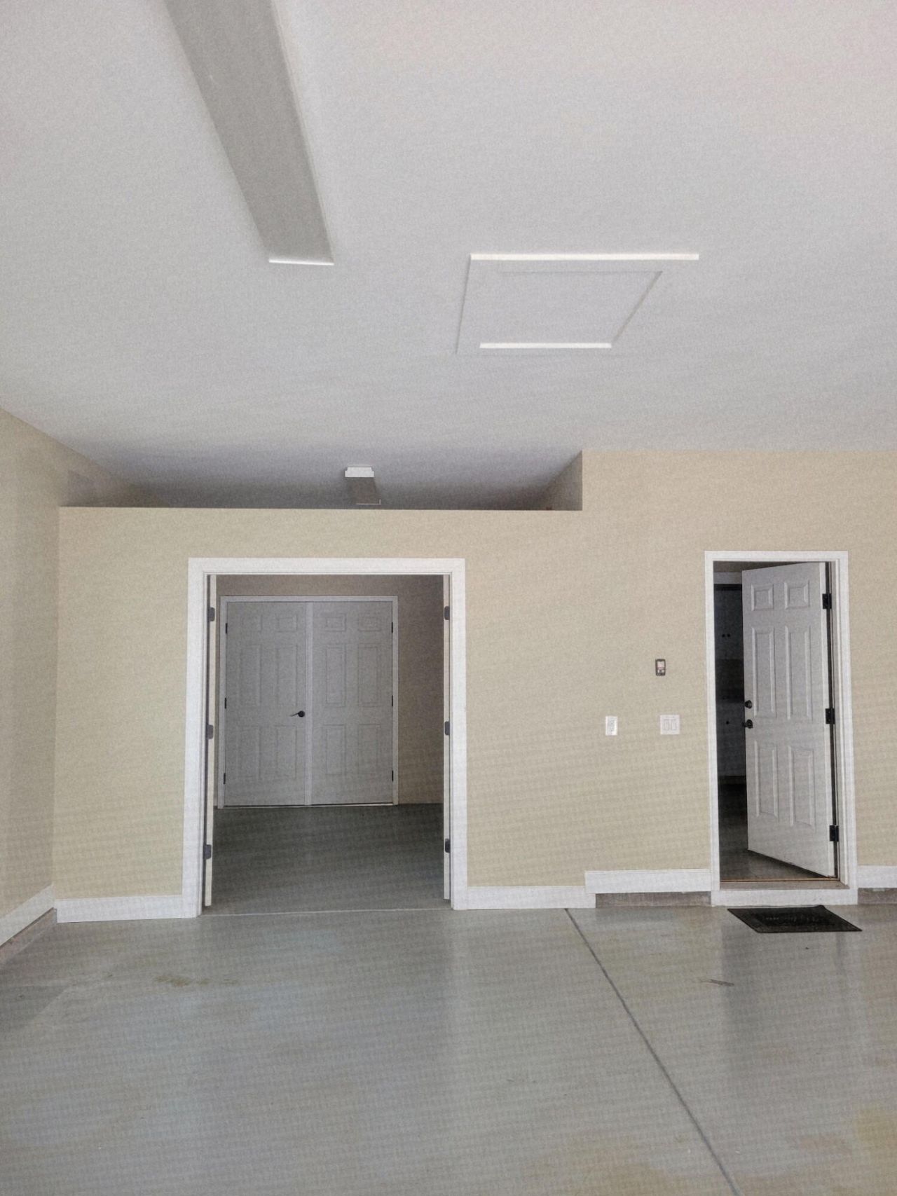 421 Four Seasons Boulevard Photo 8