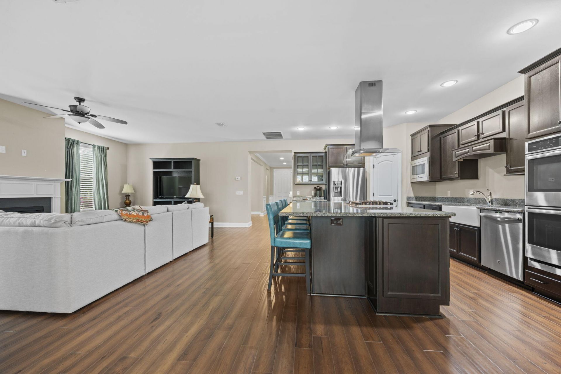 421 Four Seasons Boulevard Photo 9