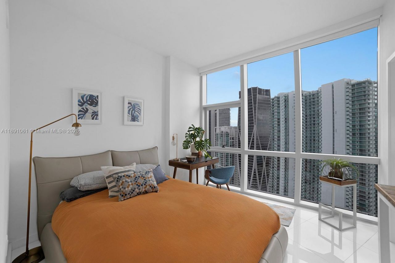 851 NE 1st Ave, Unit 4403, Miami, FL 33132 Photo