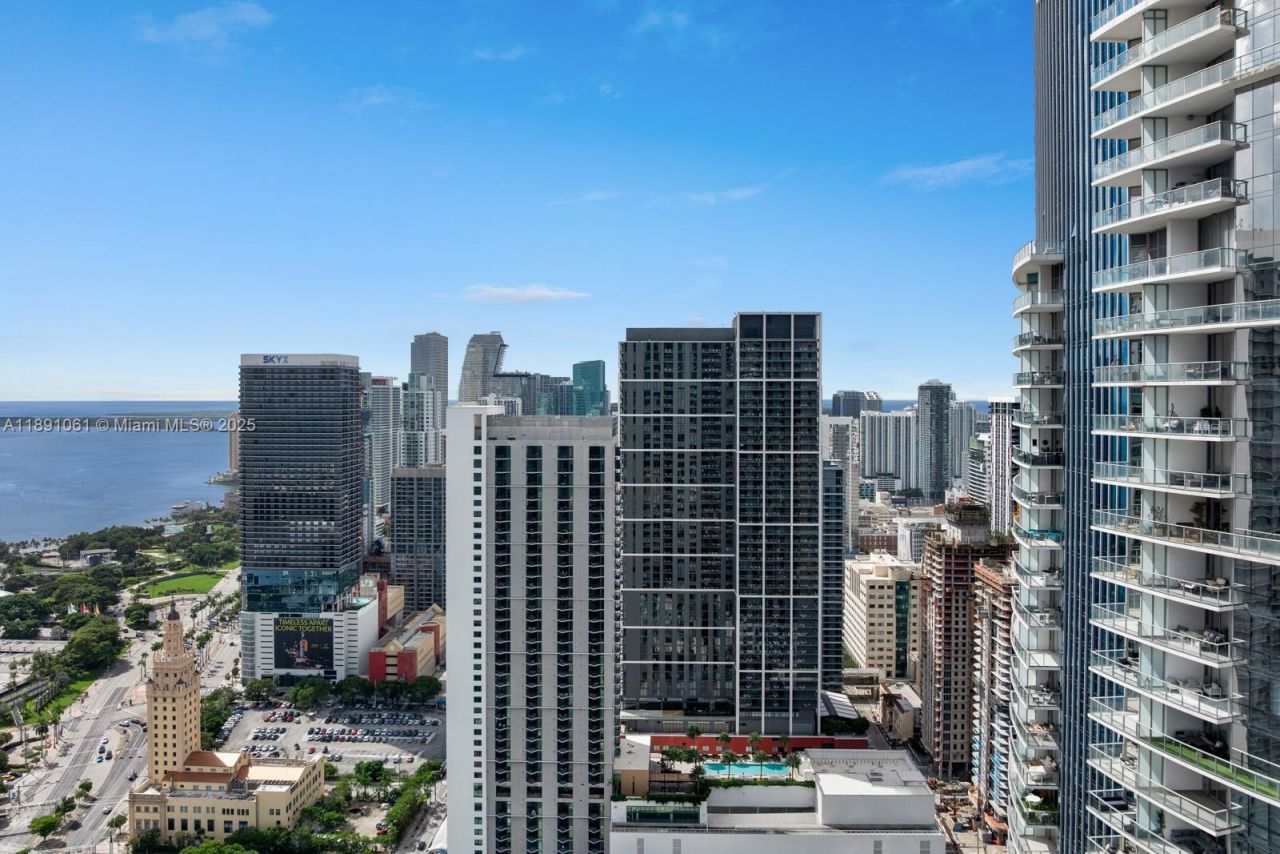 851 NE 1st Ave, Unit 4403, Miami, FL 33132 Photo