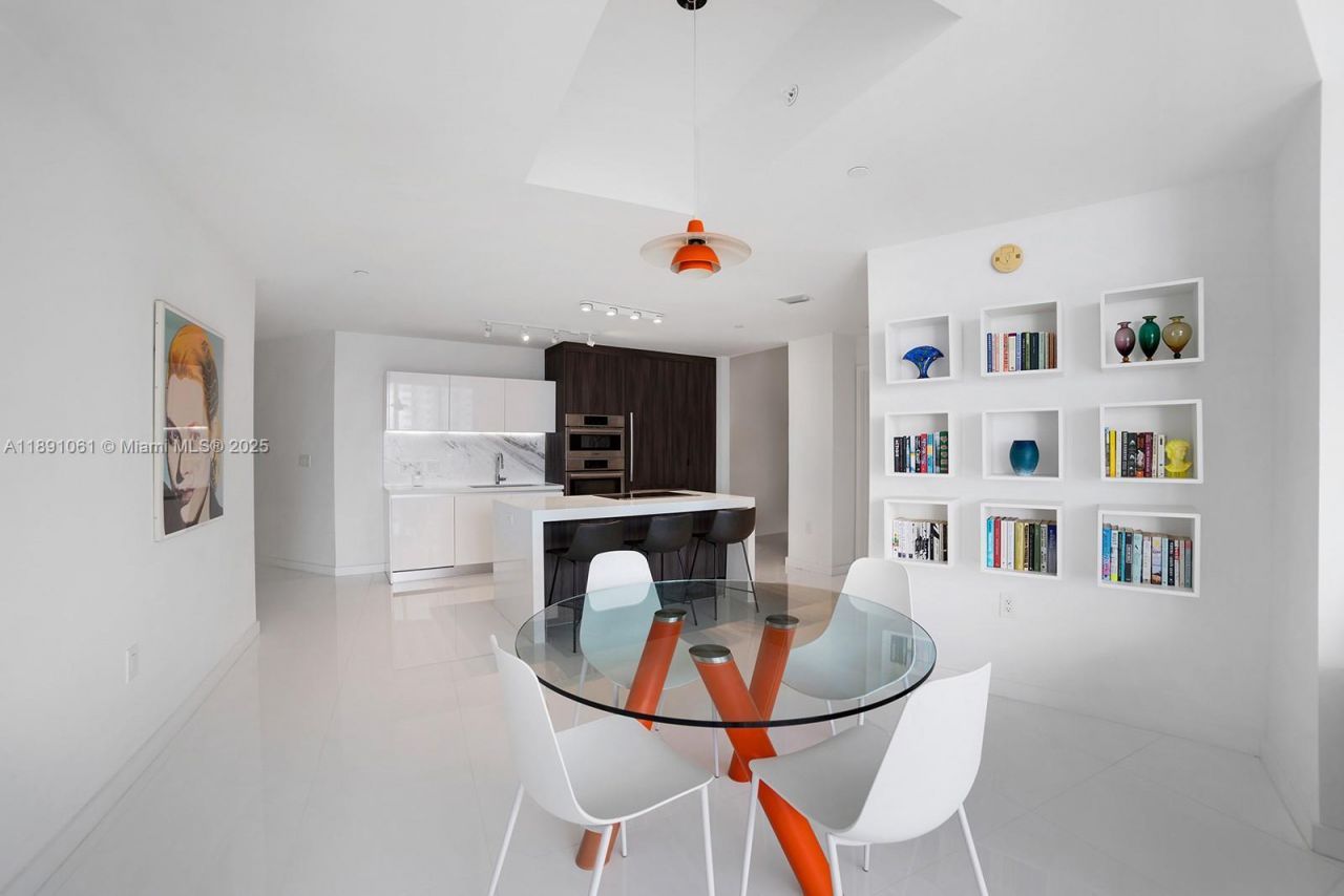 851 NE 1st Ave, Unit 4403, Miami, FL 33132 Photo
