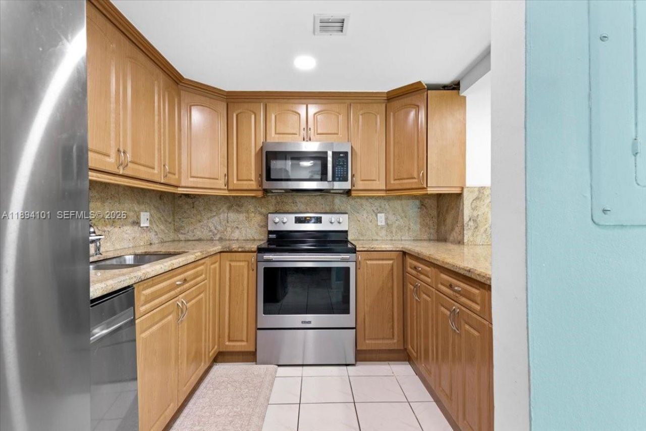 9450 Live Oak Pl, Unit 109, Davie, FL 33324 Photo