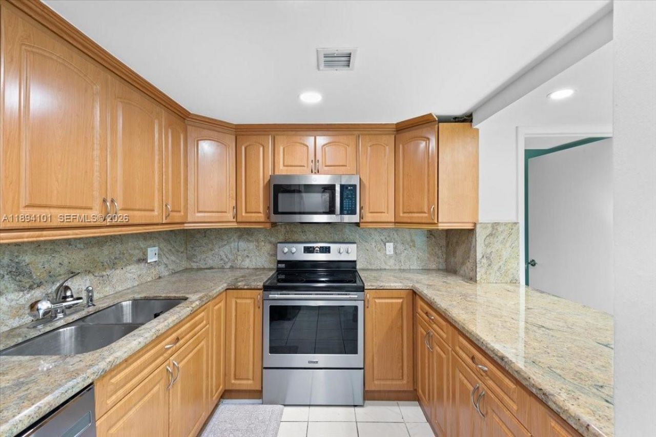 9450 Live Oak Pl, Unit 109, Davie, FL 33324 Photo