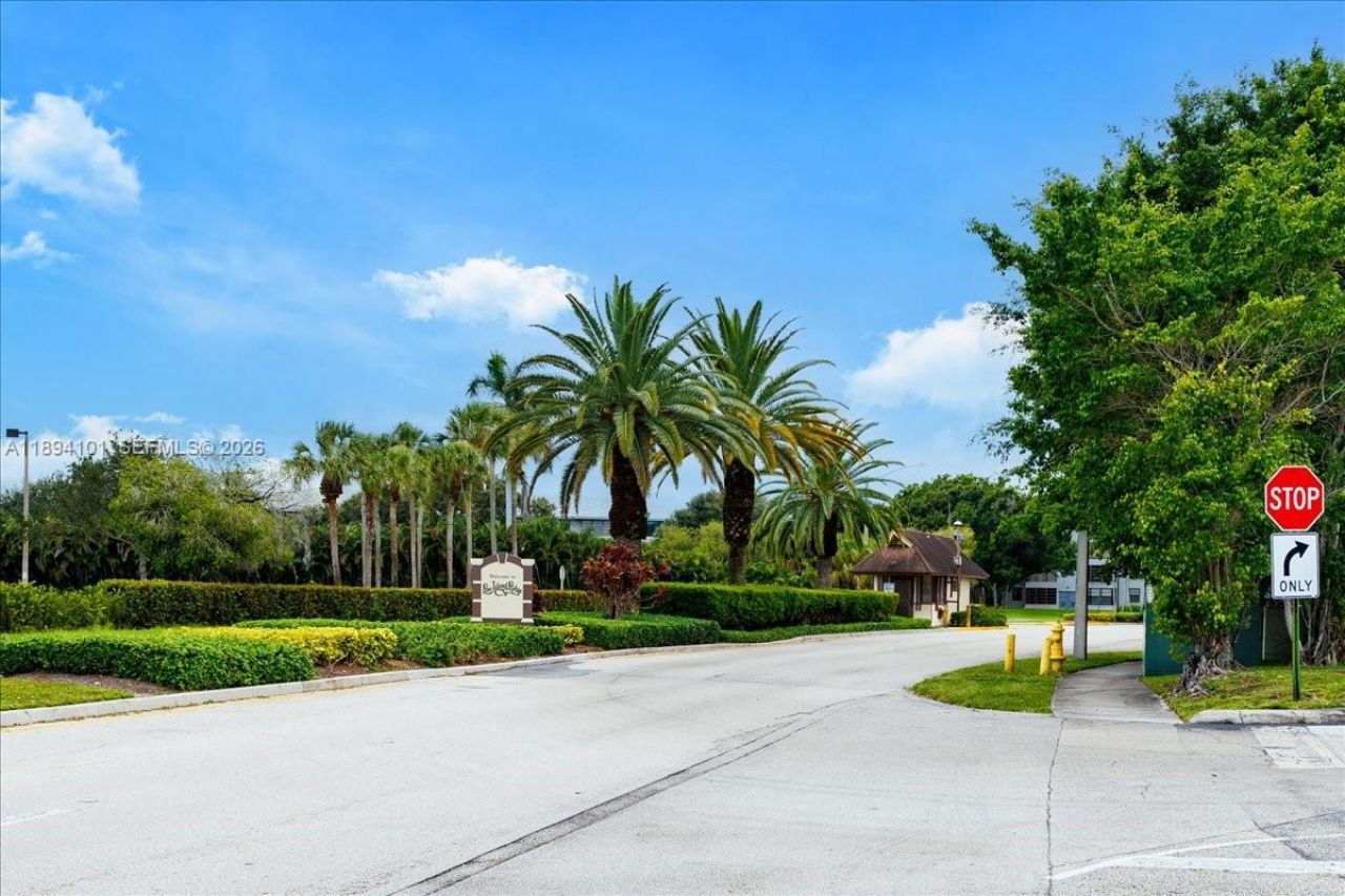 9450 Live Oak Pl, Unit 109, Davie, FL 33324 Photo