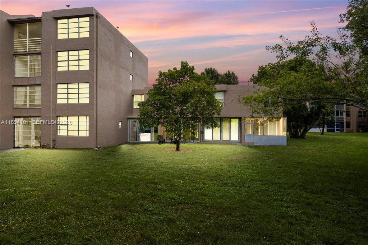 9450 Live Oak Pl, Unit 109, Davie, FL 33324 Photo