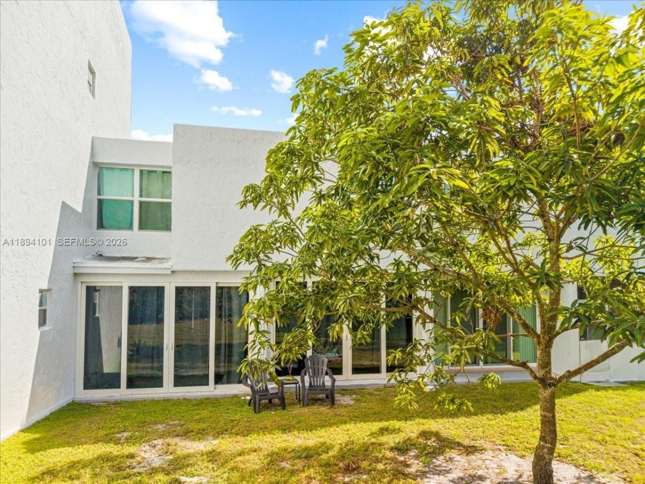 9450 Live Oak Pl, Unit 109, Davie, FL 33324 Photo