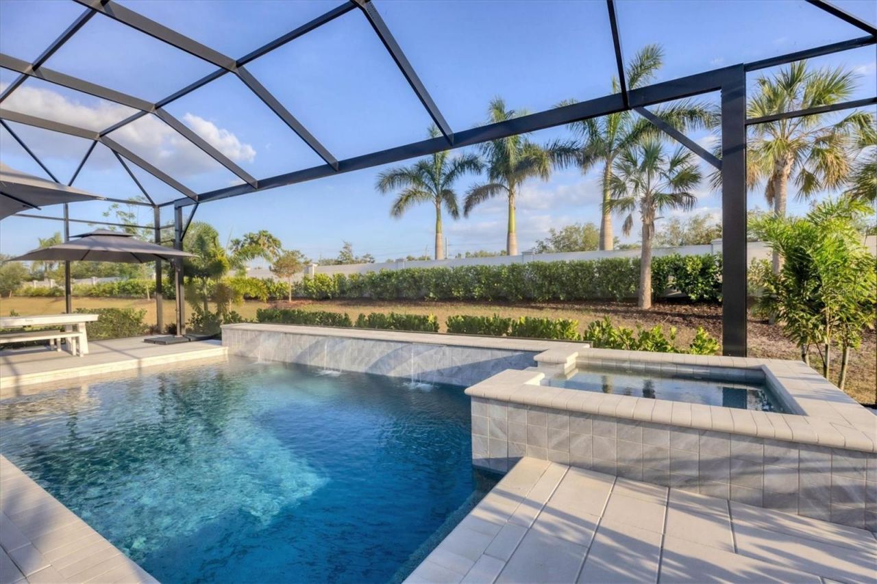 8195 Redonda Loop, Lakewood Ranch, FL 34202 Photo