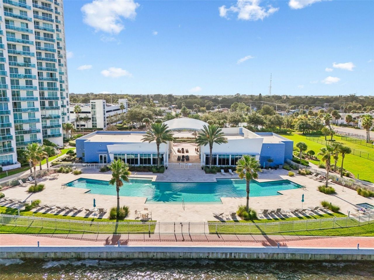 241 Riverside Drive, Unit 305, Daytona Beach, FL 32117 Photo
