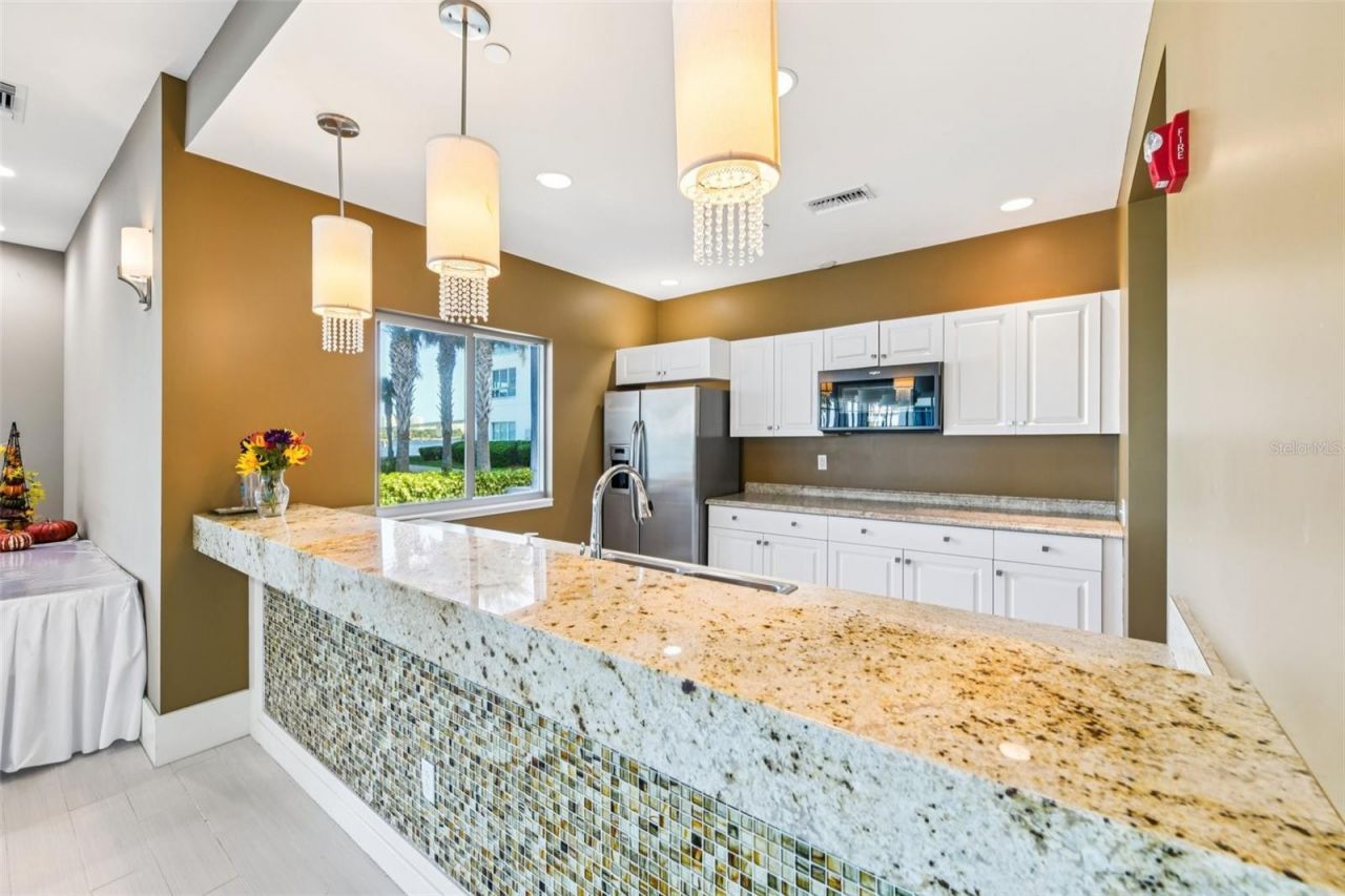 241 Riverside Drive, Unit 305, Daytona Beach, FL 32117 Photo