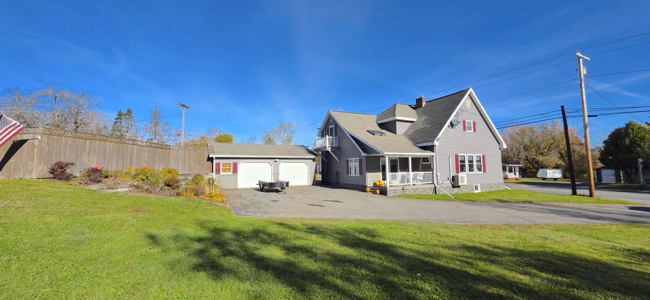 8 Benjamin Street, Mars Hill, ME 04758 Main Photo