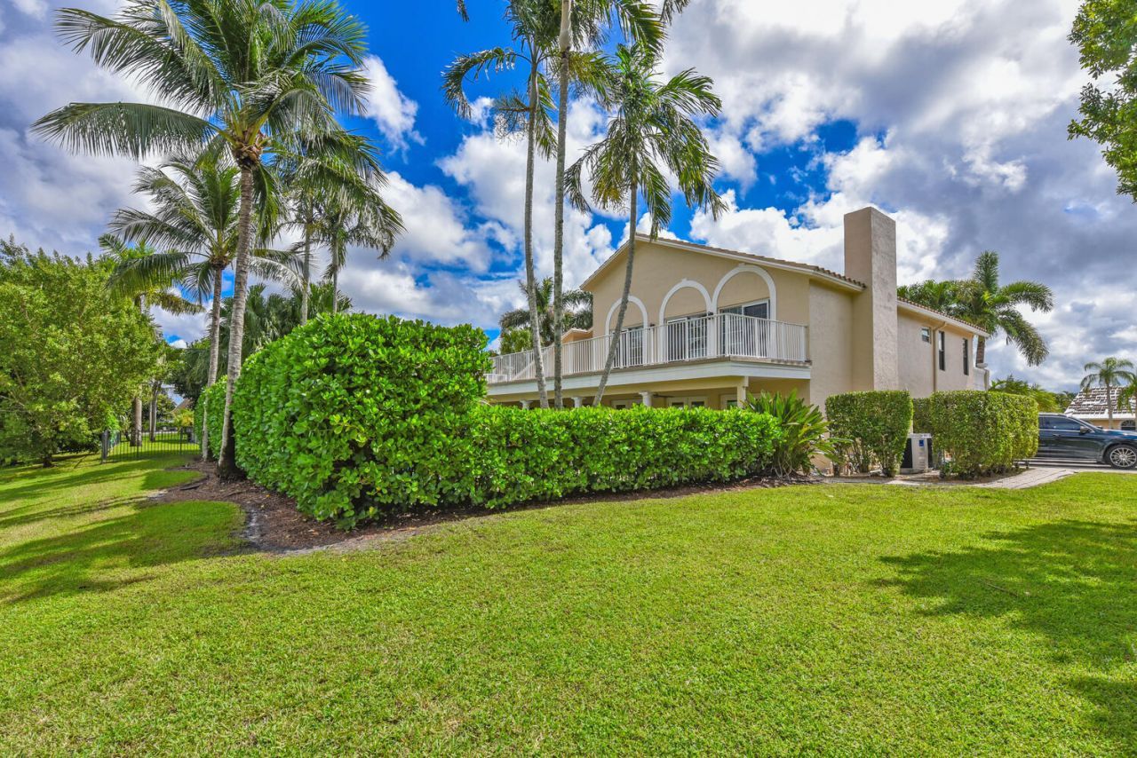 2022 Sunderland Avenue, Wellington, FL 33414 Photo