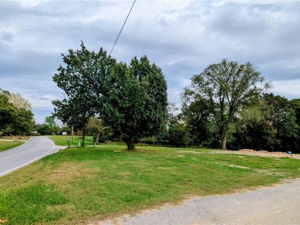 14271 Pleasant Ridge Road, Rogers, AR 72756