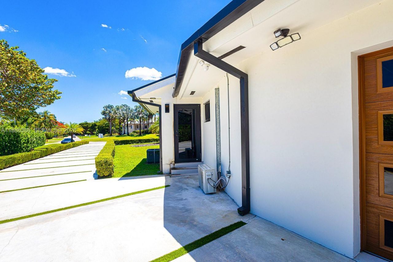 10506 SW 89 Place, Miami, FL 33176 Photo