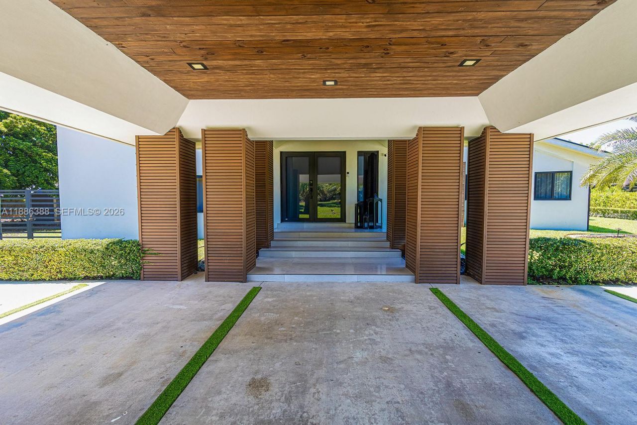 10506 SW 89 Place, Miami, FL 33176 Photo