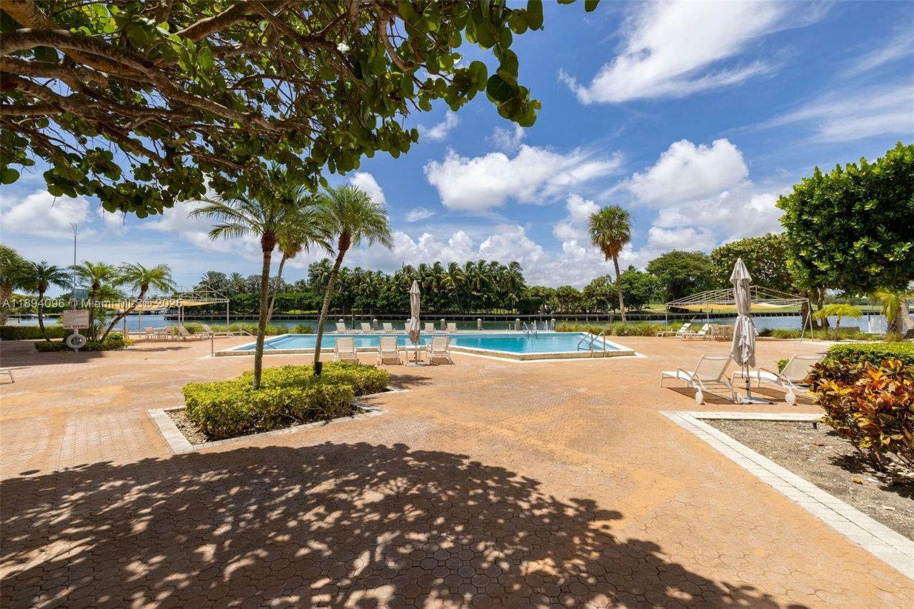 9100 W Bay Harbor Dr, Unit 10B, Bay Harbor Islands, FL 33154 Photo