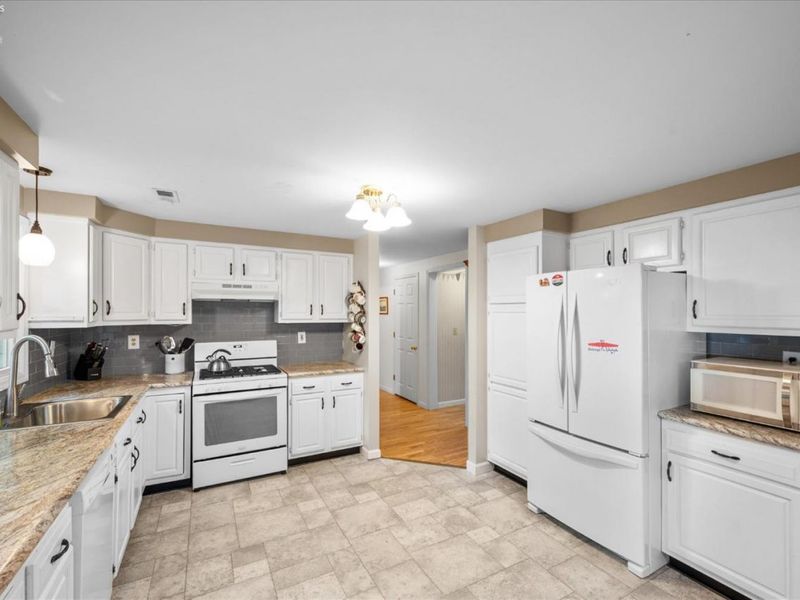 212 E Seventh Street, Lakeside, OH 43440 Photo 12