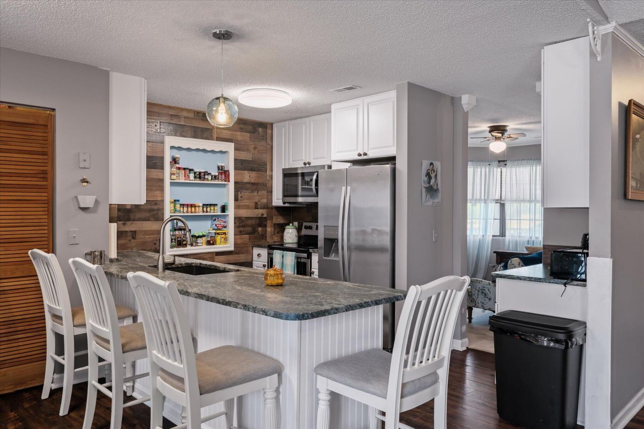 3861 State Road Photo 11