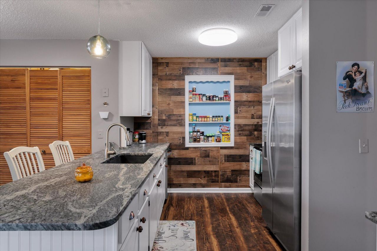 3861 State Road Photo 12