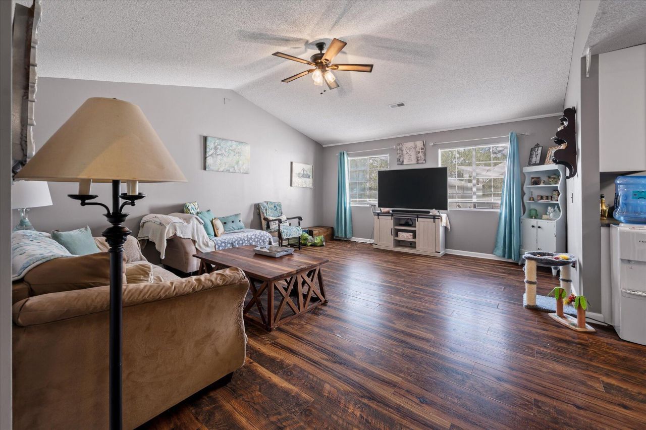 3861 State Road Photo 8