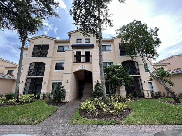2811 Grande Parkway, Unit 105, Palm Beach Gardens, FL 33410
