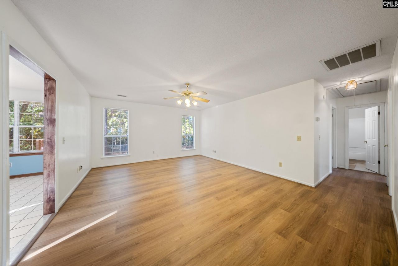 709 Riverwalk Photo 12