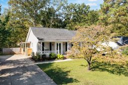 709 Riverwalk photo 4