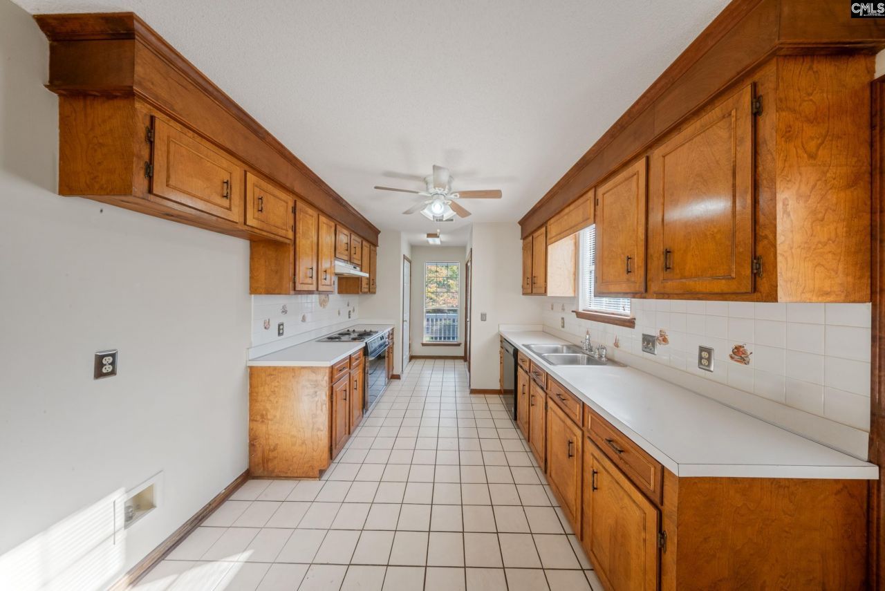 709 Riverwalk Photo 8