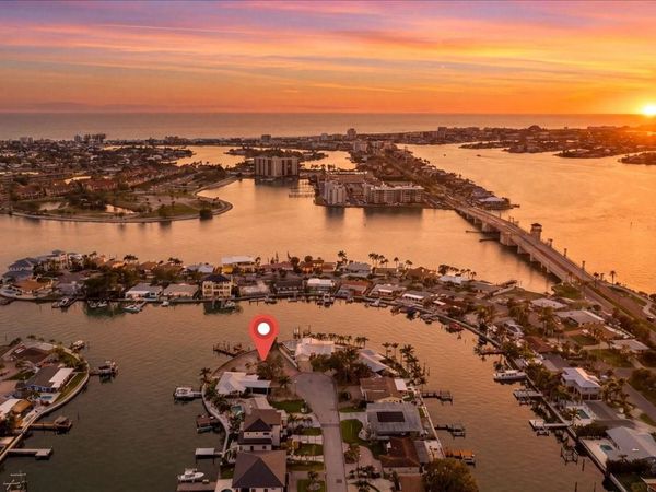 7998 1ST AVENUE S, ST PETERSBURG, FL 33707