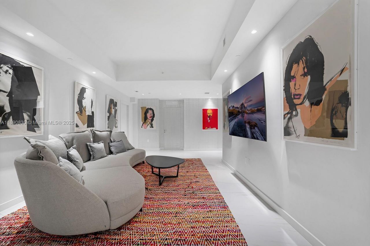 851 NE 1st Ave, Unit 4401/4402, Miami, FL 33132 Photo