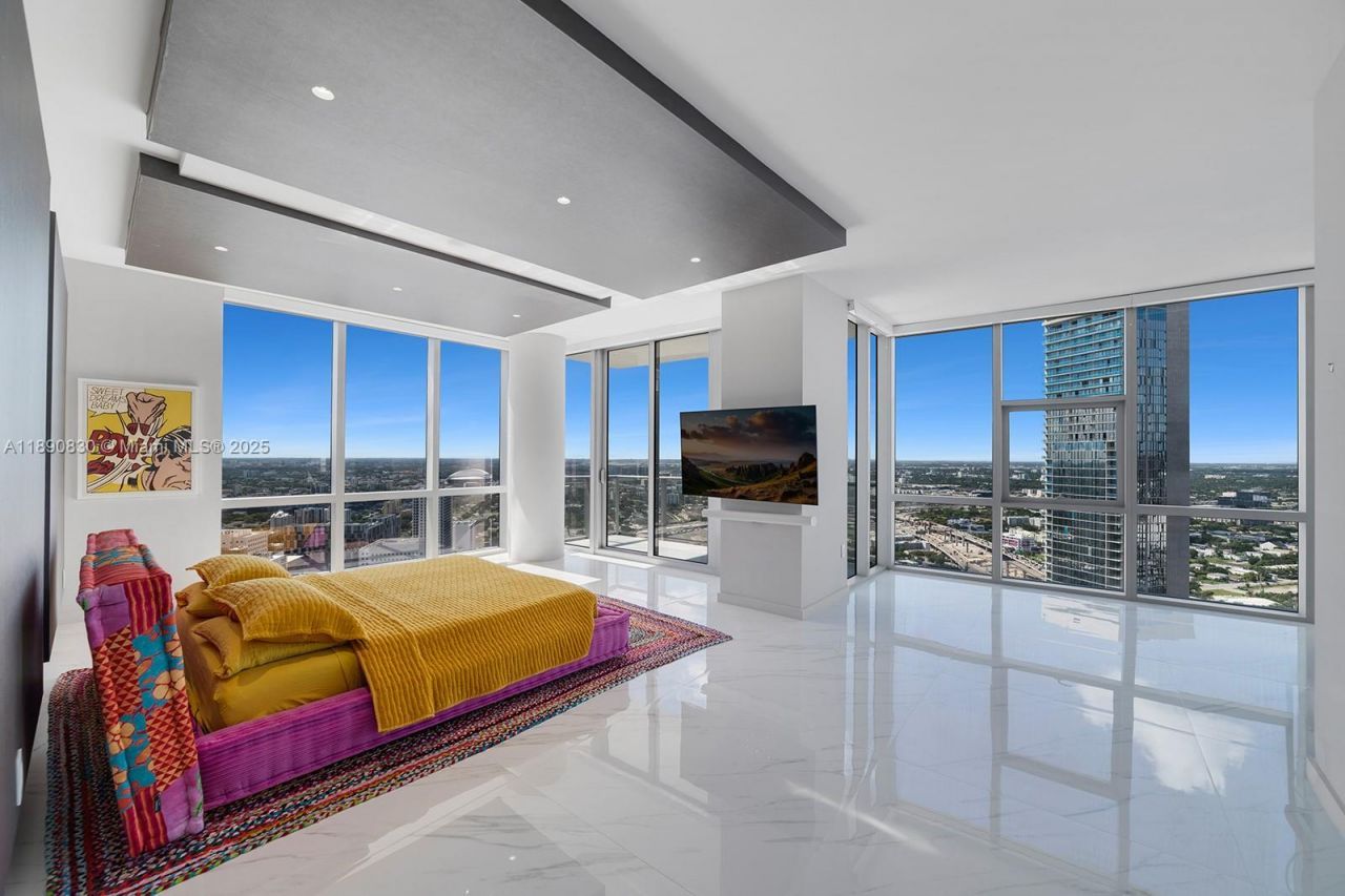 851 NE 1st Ave, Unit 4401/4402, Miami, FL 33132 Photo