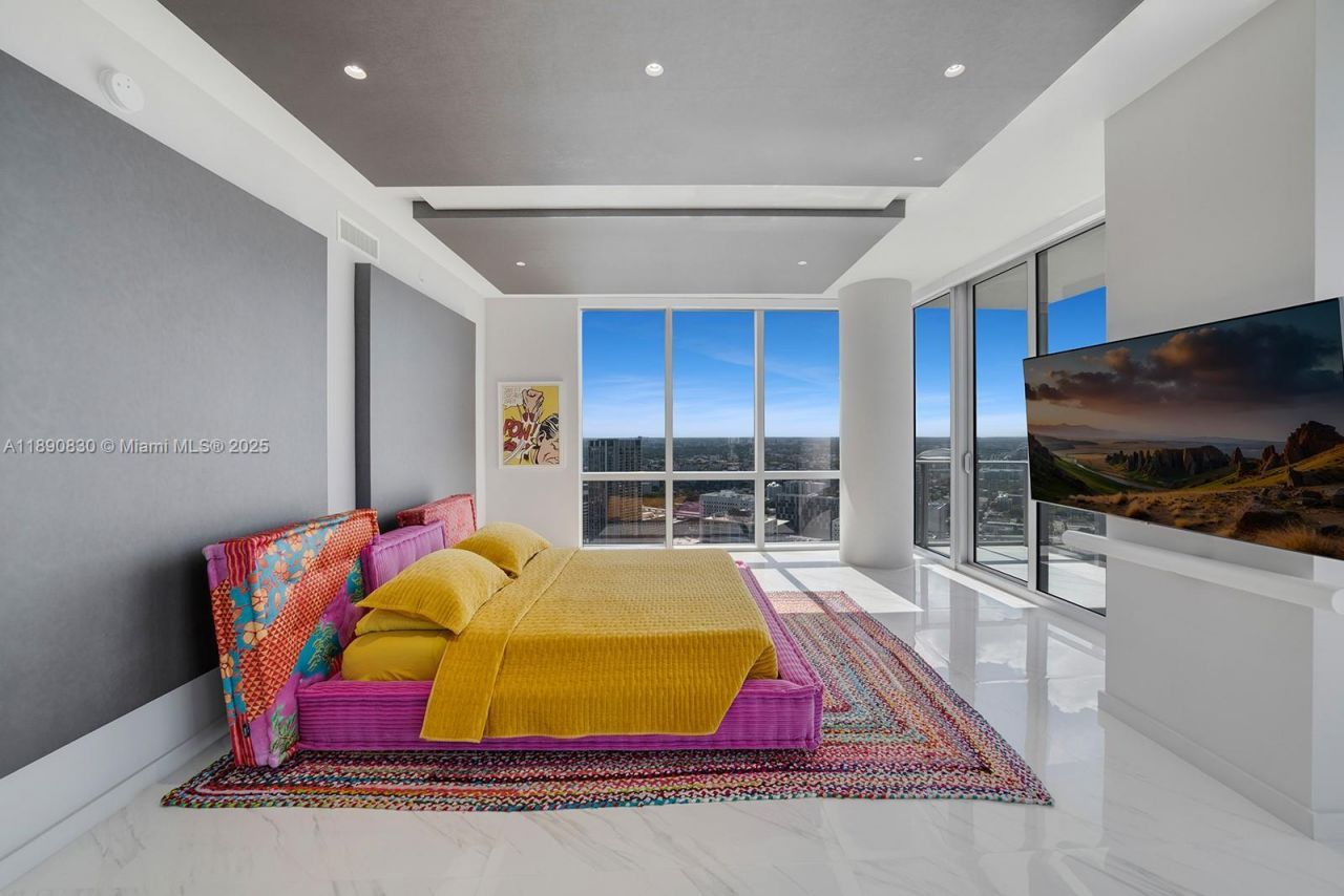 851 NE 1st Ave, Unit 4401/4402, Miami, FL 33132 Photo