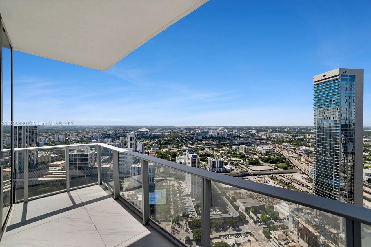 851 NE 1st Ave, Unit 4401/4402, Miami, FL 33132 Photo