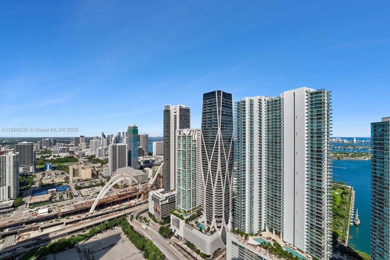 851 NE 1st Ave, Unit 4401/4402, Miami, FL 33132 Photo