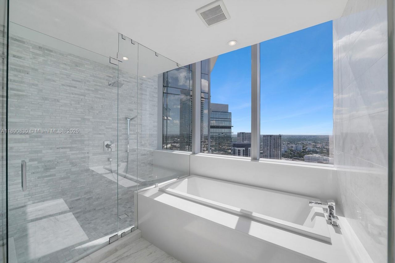 851 NE 1st Ave, Unit 4401/4402, Miami, FL 33132 Photo