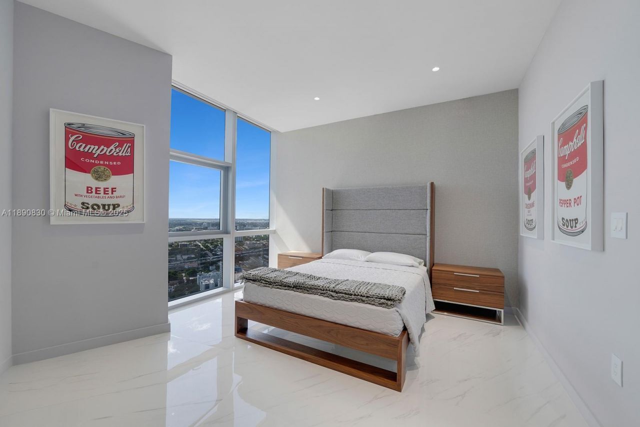 851 NE 1st Ave, Unit 4401/4402, Miami, FL 33132 Photo