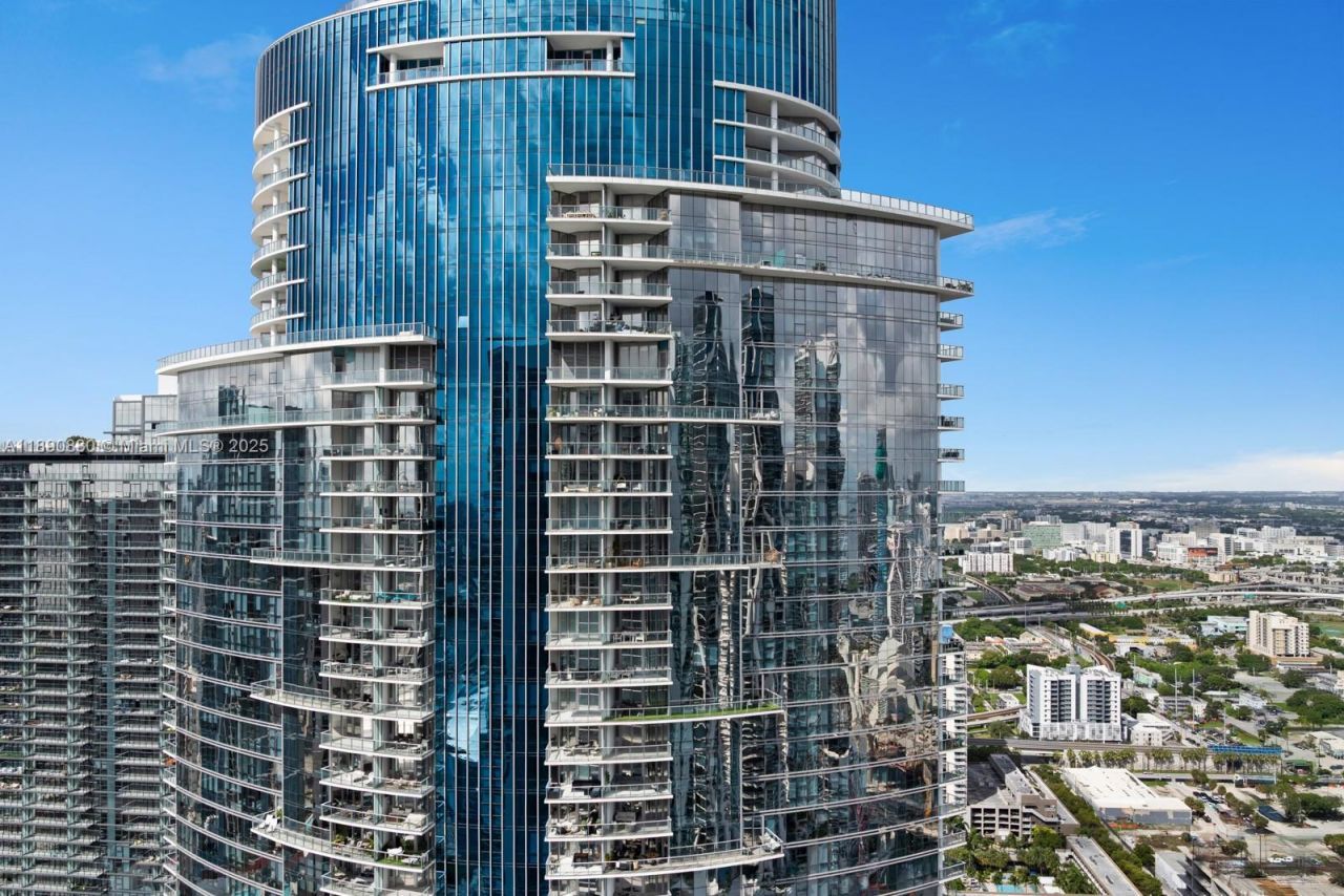 851 NE 1st Ave, Unit 4401/4402, Miami, FL 33132 Photo