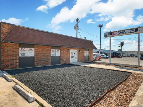 8402 Speedway Dr, San Antonio, TX 78230